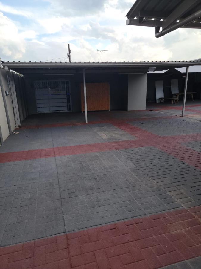 La-Nuel Guest Lodge Boksburg Zewnętrze zdjęcie
