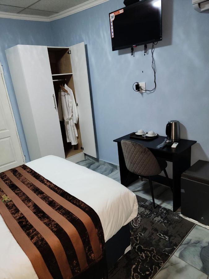 La-Nuel Guest Lodge Boksburg Zewnętrze zdjęcie