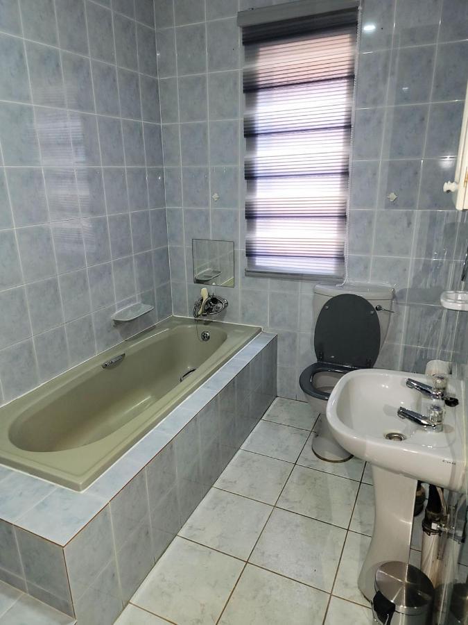 La-Nuel Guest Lodge Boksburg Zewnętrze zdjęcie